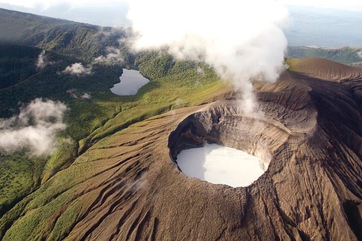 Premium Tour: Rincón de la Vieja Volcano and Waterfall Hiking