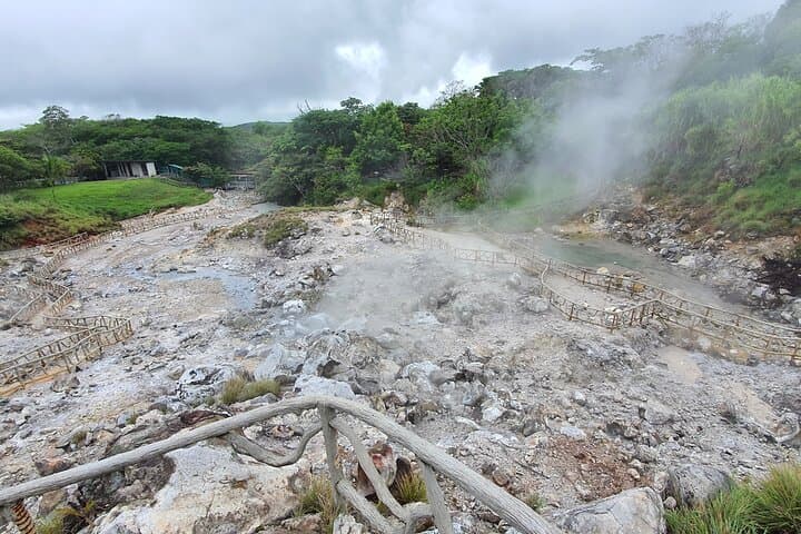 volcano,Waterfall,Horses,Hotsprings,Mudbath,HangingBridges