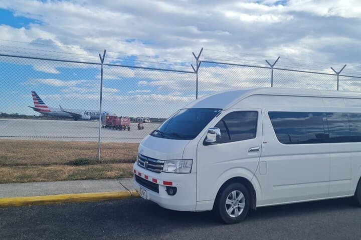 Private Transportation From Liberia Airport, Hotel Langosta Beach