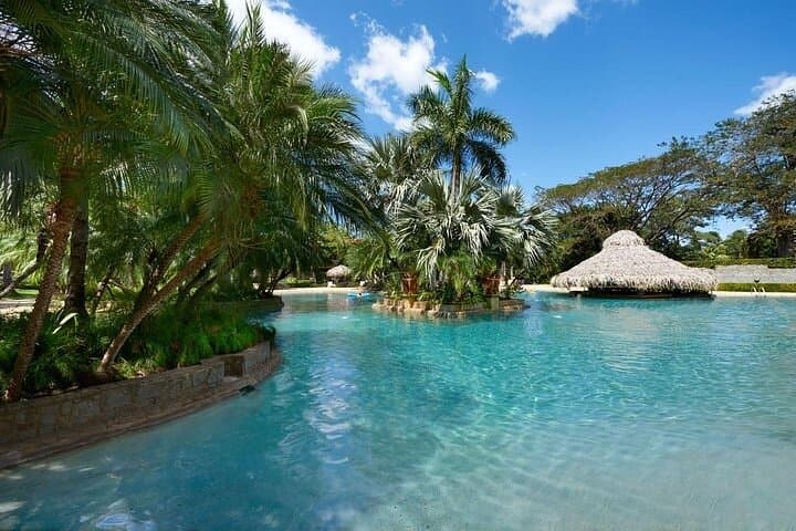 Private Transportation between Liberia Airport and Hotel Tamarindo Diria