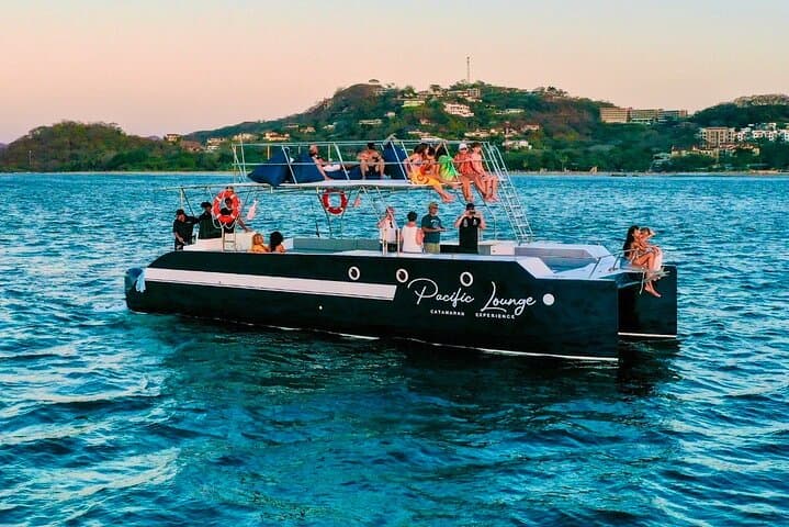 PUBLIC Morning Family&Nature Catamaran Tour Tamarindo - Kids fun