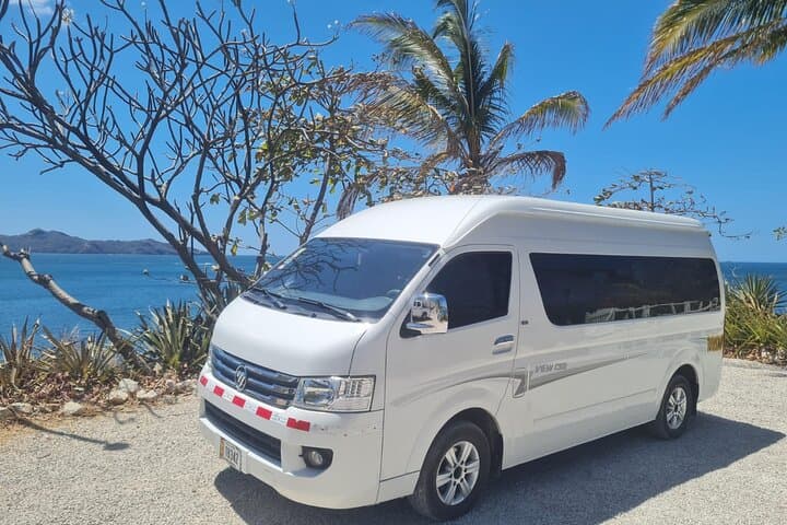 Airport shuttle from San Jose to Tamarindo Guanacaste