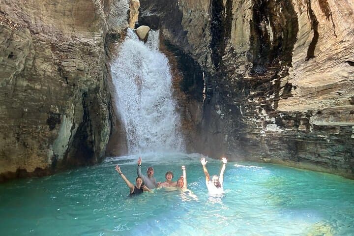 Private Waterfall Tour and River Hike in La Leona Waterfall