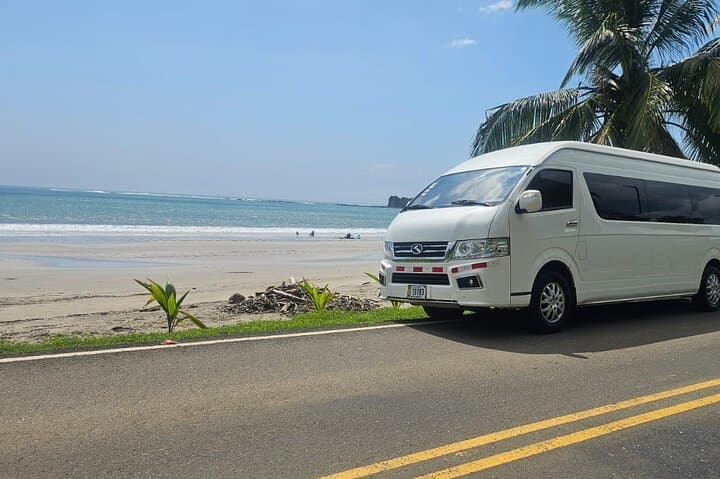 Private Transfer From Liberia Airport to Hotel Arco Iris