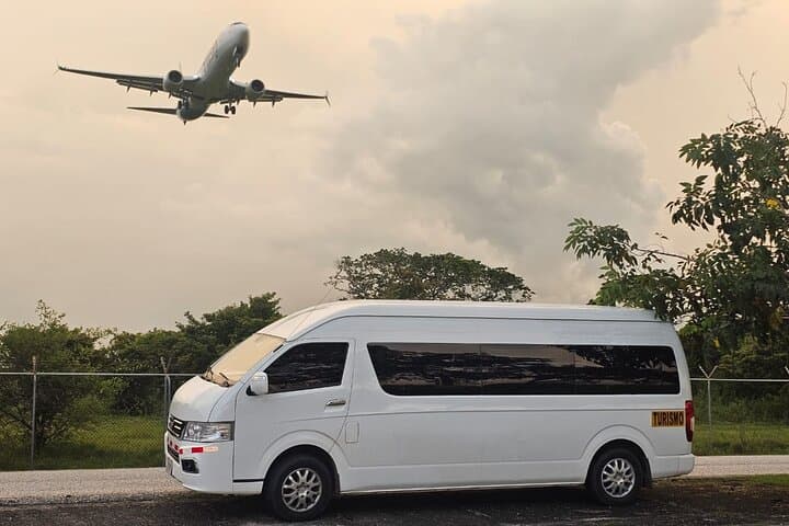 Private Transfer From Liberia Airport to Hotel Arco Iris