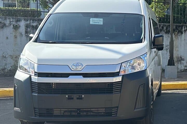 Liberia Airport Round-Trip Shuttle Transportation