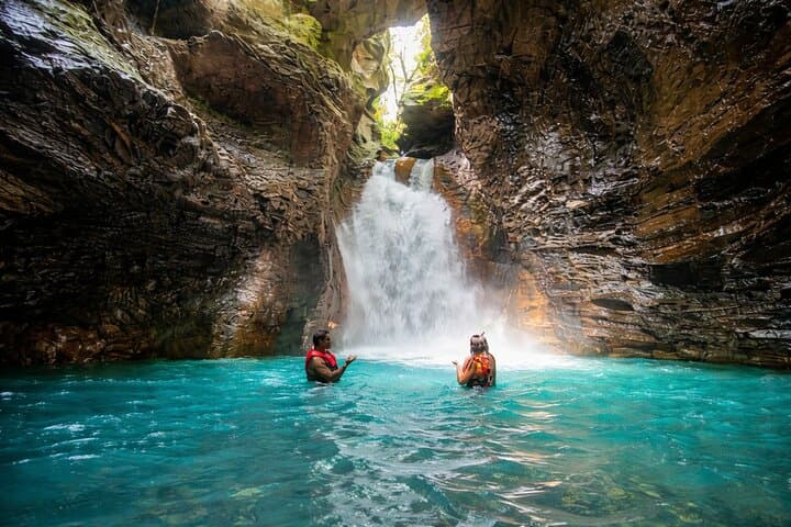 La Leona Adventure Hike – Most Popular Family Tour